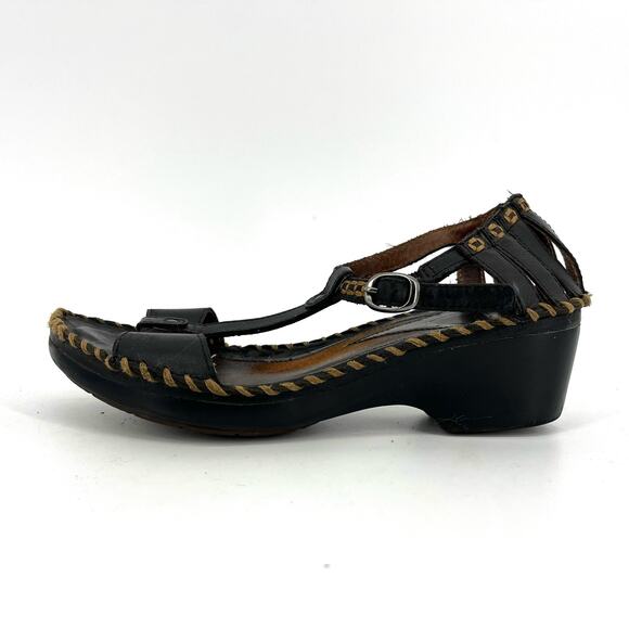 Ariat Black women’s Heel Leather T-strap Sandal with contrast stitching (8.5) - Picture 1 of 10